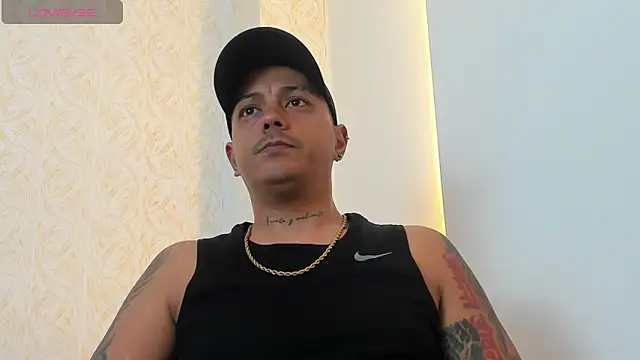 MaximoHall86 online show from 11, 10, 2025