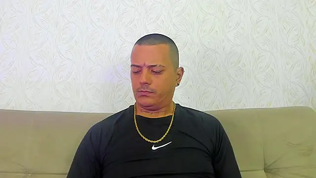 MaximoHall86 online show from 5, 11, 2025