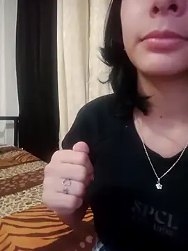 xoxo milk online show from 23, 10, 2025