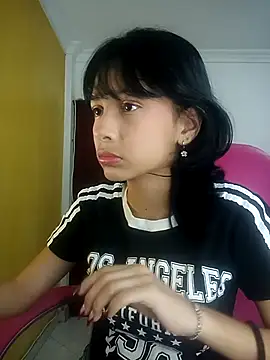 xoxo milk online show from 4, 11, 2025