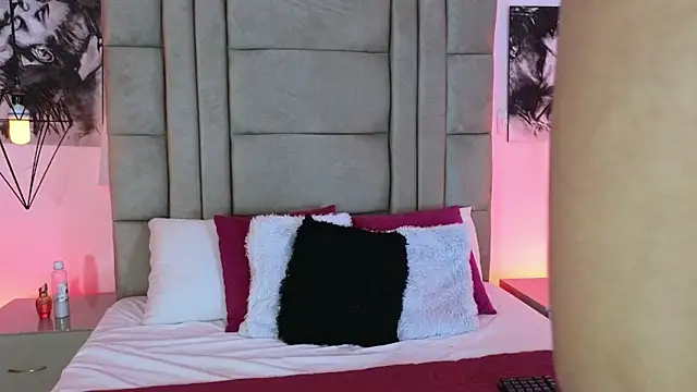 Charlotteto  online show from 7, 10, 2025