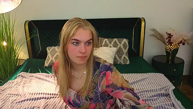 AlinaLiii online show from 15, 4, 2026