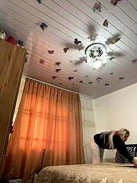 Giullyaxx online show from 6, 11, 2025