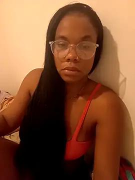 PrettahSantos online show from 12, 11, 2025