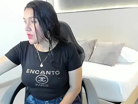 Snapshot of zoee_zi chatting on 27, 9, 2025 zoee zi online show from 27, 9, 2025