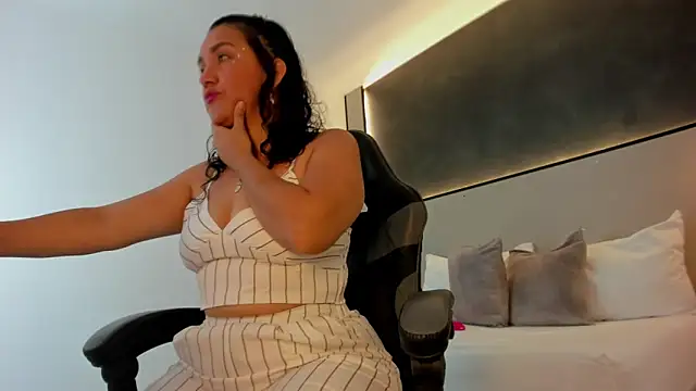 zoee zi online show from 25, 11, 2025