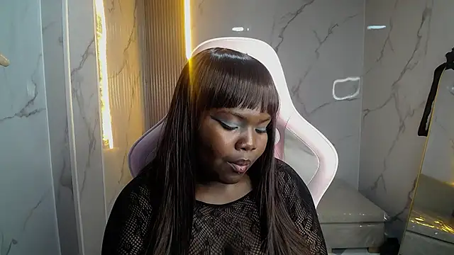 Snapshot of Soffia_b chatting on 7, 11, 2025 Soffia b online show from 7, 11, 2025