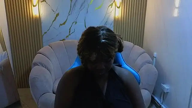 Snapshot of Soffia_b chatting on 29, 11, 2025 Soffia b online show from 29, 11, 2025