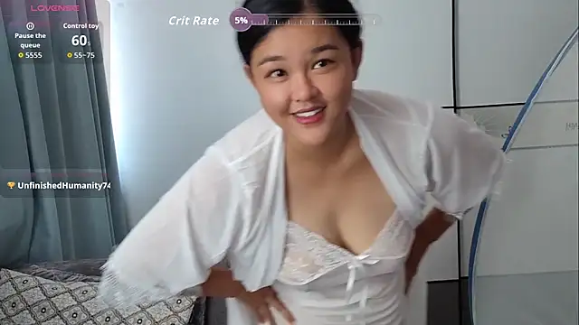Snapshot of Qian-Qian chatting on 30, 9, 2025 Qian-Qian online show from 30, 9, 2025