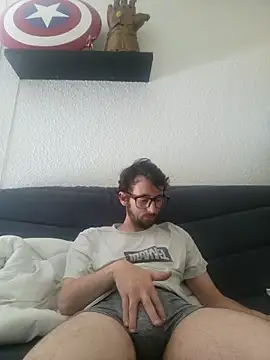 nymphomaniecouple online show from 11, 5, 2026