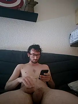 nymphomaniecouple online show from 11, 5, 2026