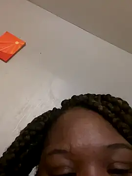 ChocolateKissesBaee online show from 27, 9, 2025