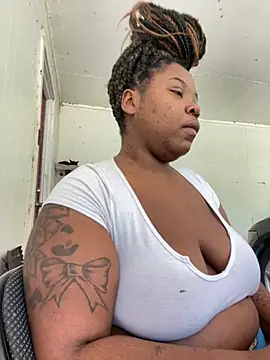 ChocolateKissesBaee online show from 29, 9, 2025