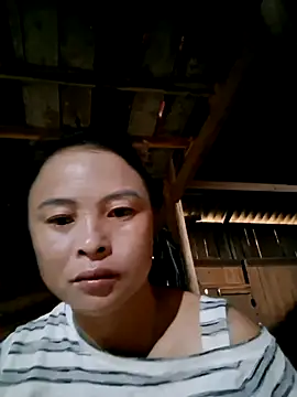 Snapshot of xuxulovezz chatting on 13, 10, 2025 xuxulovezz online show from 13, 10, 2025