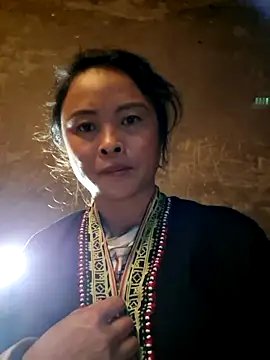 Snapshot of xuxulovezz chatting on 11, 11, 2025 xuxulovezz online show from 11, 11, 2025