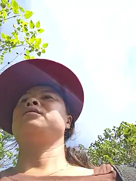 Snapshot of xuxulovezz chatting on 15, 11, 2025 xuxulovezz online show from 15, 11, 2025