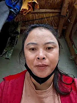 Snapshot of xuxulovezz chatting on 17, 11, 2025 xuxulovezz online show from 17, 11, 2025