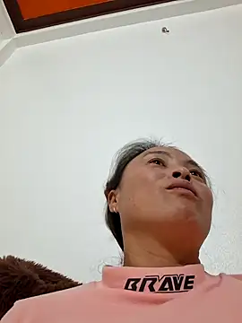 Snapshot of xuxulovezz chatting on 21, 11, 2025 xuxulovezz online show from 21, 11, 2025