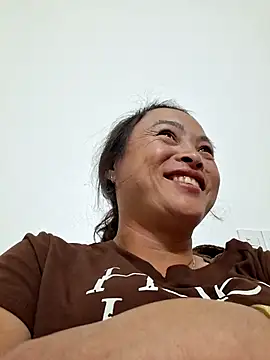 Snapshot of xuxulovezz chatting on 27, 11, 2025 xuxulovezz online show from 27, 11, 2025