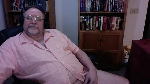 Vinyl22xh online show from 8, 3, 2026