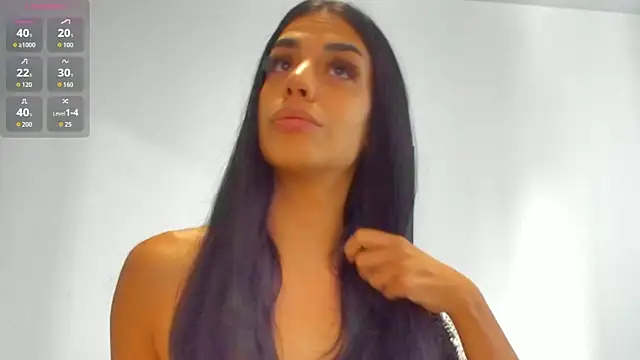 AylinHazellx online show from 4, 10, 2025