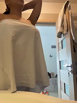 AylinHazellx online show from 24, 10, 2025