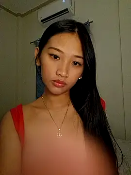 Snapshot of Bunny72772 chatting on 15, 10, 2025 Bunny72772 online show from 15, 10, 2025