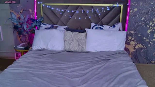 KellyHayden online show from 1, 10, 2025