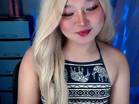 Snapshot of Eyes-on-me chatting on 3, 10, 2025 Eyes-on-me online show from 3, 10, 2025