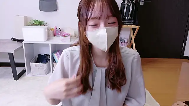 Snapshot of saku_sakura_ chatting on 13, 10, 2025 saku sakura online show from 13, 10, 2025