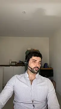 Snapshot of eauminerale chatting on 7, 4, 2026 eauminerale online show from 7, 4, 2026