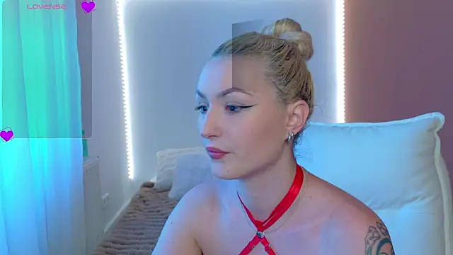 Anaayss  online show from 7, 4, 2026