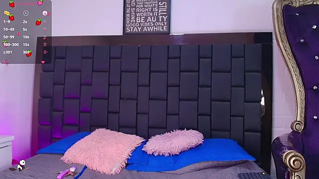 Krystal Heartss online show from 9, 10, 2025