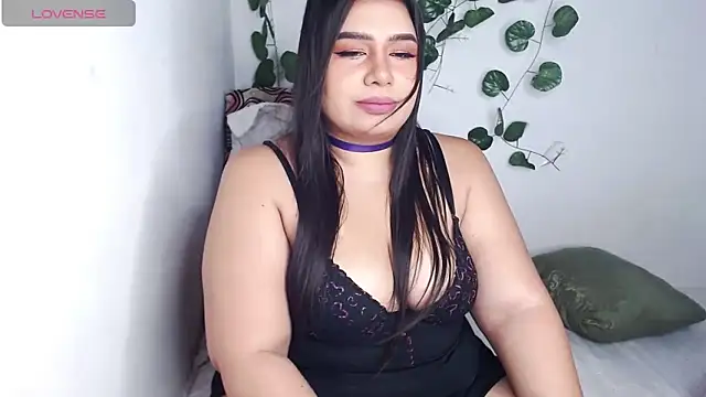 vivianepierss online show from 3, 2, 2025