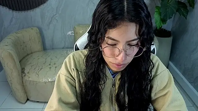 Snapshot of elowhyn_dior_tp chatting on 1, 10, 2025 elowhyn dior tp online show from 1, 10, 2025