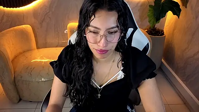 Snapshot of elowhyn_dior_tp chatting on 2, 10, 2025 elowhyn dior tp online show from 2, 10, 2025
