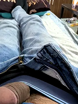 slaveboi9876 online show from 21, 12, 2025