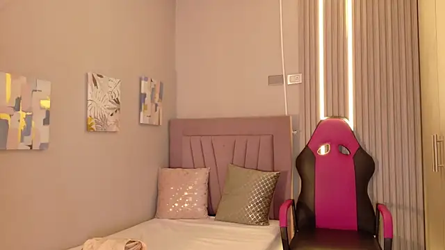 meli peach1 online show from 15, 12, 2025