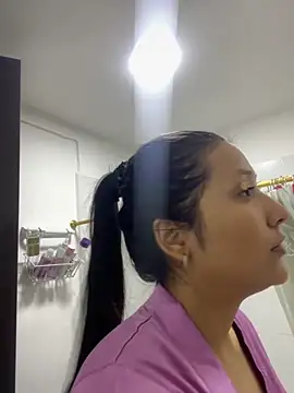 IsabellaJoness  online show from 27, 10, 2025