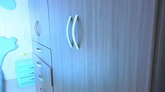 Mia Cuttee online show from 13, 11, 2025