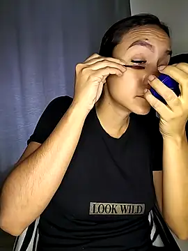 Mia-Reyes online show from 15, 10, 2025