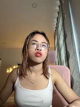 EllieYoon online show from 30, 11, 2025