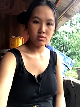 Snapshot of Mai_lovely chatting on 11, 10, 2025 Mai lovely online show from 11, 10, 2025