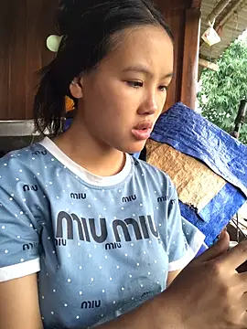 Snapshot of Mai_lovely chatting on 12, 10, 2025 Mai lovely online show from 12, 10, 2025