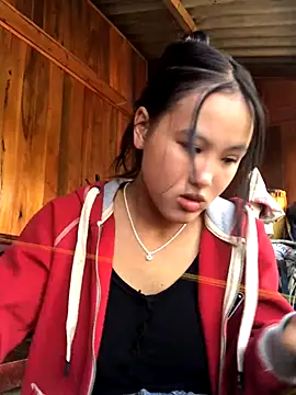 Snapshot of Mai_lovely chatting on 30, 10, 2025 Mai lovely online show from 30, 10, 2025