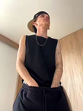 Skinny batman online show from 18, 10, 2025