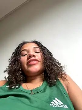 Snapshot of bombomnet chatting on 5, 10, 2025 bombomnet online show from 5, 10, 2025
