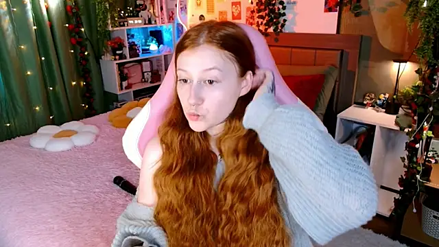 Snapshot of Ayla_Hicks chatting on 20, 6, 2026 Ayla Hicks online show from 20, 6, 2026