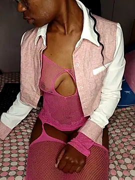Snapshot of Sexiebitch chatting on 8, 10, 2025 Sexiebitch online show from 8, 10, 2025