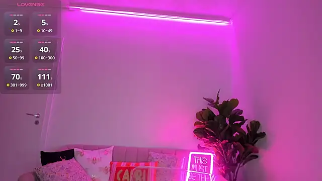 TiaBelle online show from 11, 10, 2025